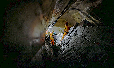 Lavorare in galleria a 40 gradi comporta uno sforzo fisico importante. © FFS / Anouk Ilg