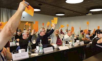 Einstimmiges Ja zur Resolution für rasche, deutliche monetäre Verbesserungen für B100 bei Infra.